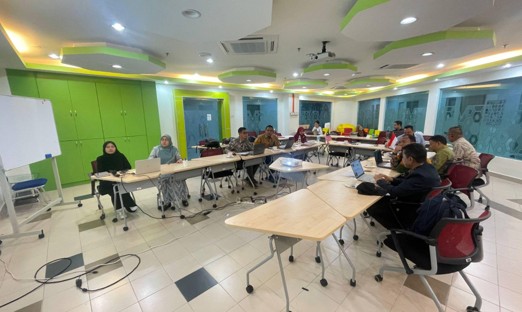 Delegates from Universitas Padang attending the training.